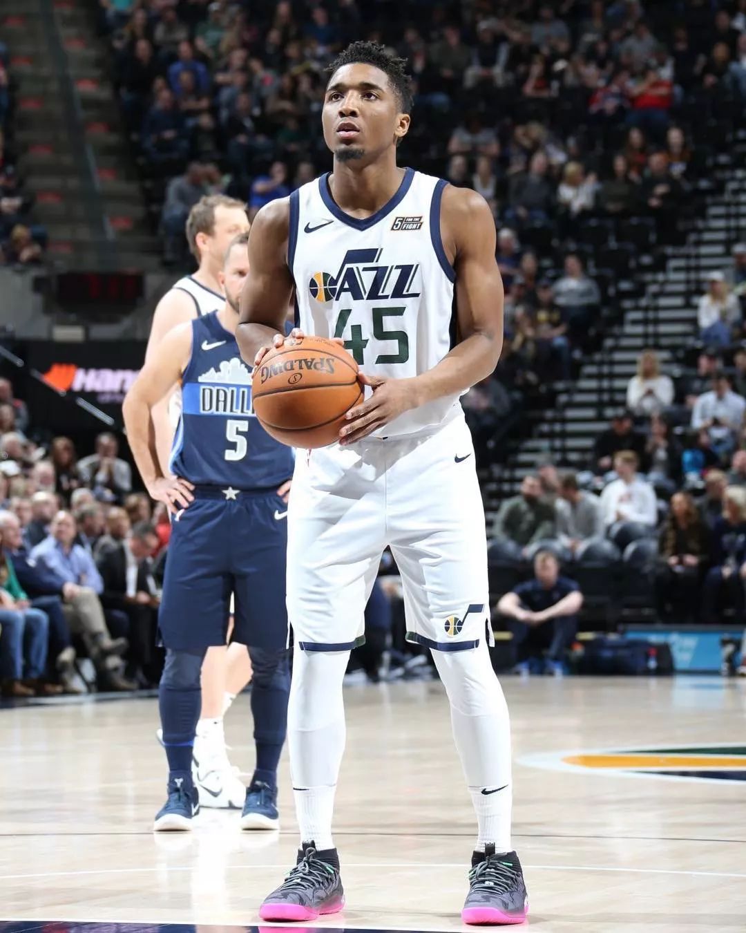 年薪不足两 年薪不足两